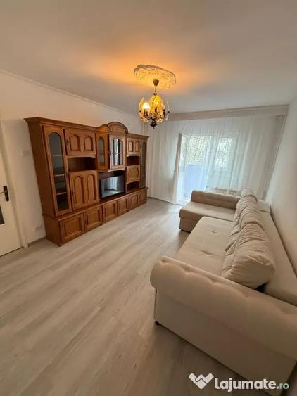 Apartament cu 3 camere decomandat în Dristor