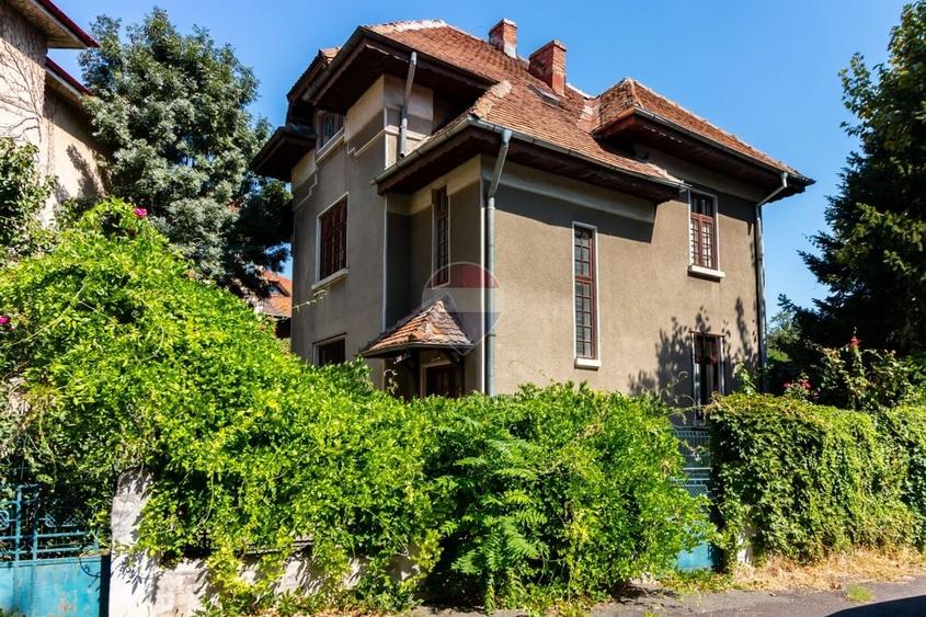 Casă individuală cu 7 camere cu Teren 241 Mp în Kiseleff