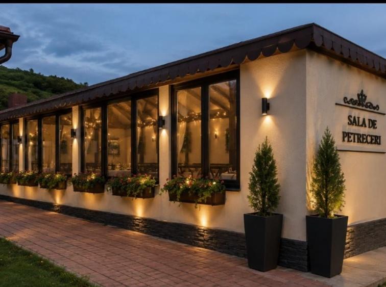 Casă cu 4 camere cu Teren 500 Mp în Bucium