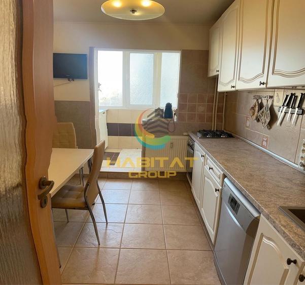 Apartament cu 4 camere semidecomandat, mobilat în Berceni