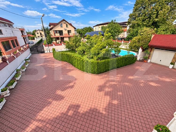 Casă individuală cu 9 camere cu Piscina în Central
