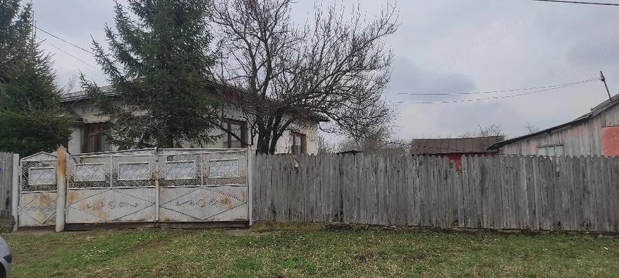 Casă cu 4 camere cu Teren 1900 Mp în Călinești (Bucecea)