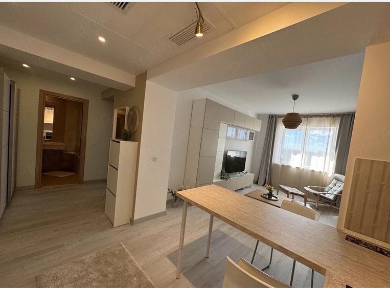 Apartament cu 2 camere decomandat în Vitan