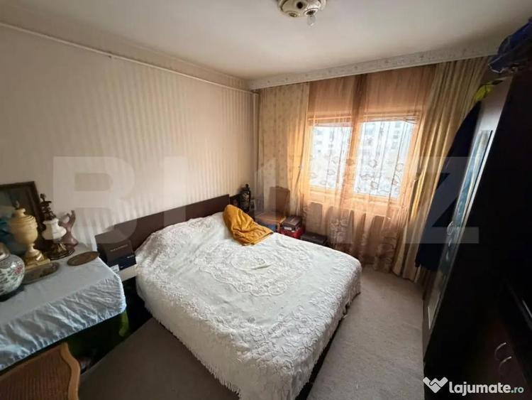 Apartament cu 3 camere decomandat, mobilat în Calea București