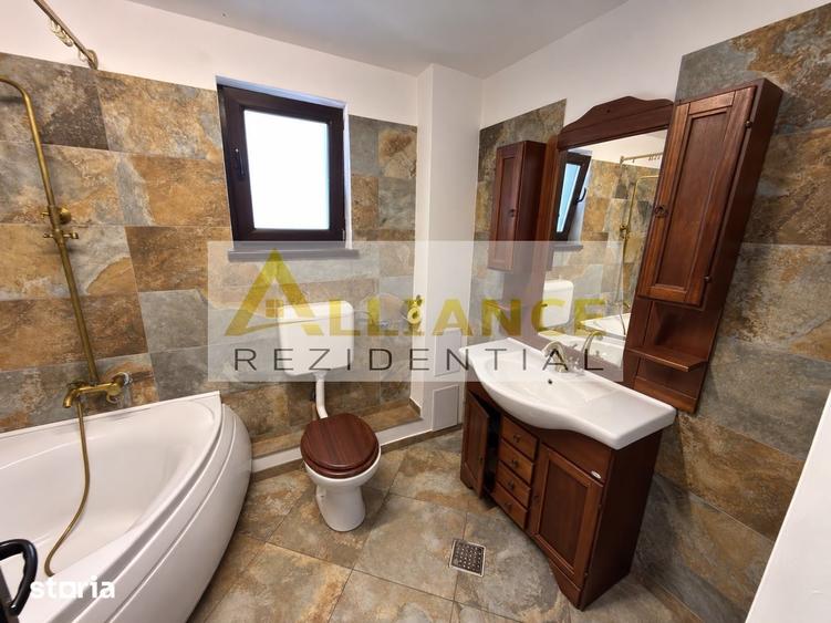 Casă cu 5 camere cu Teren 478 Mp în Central