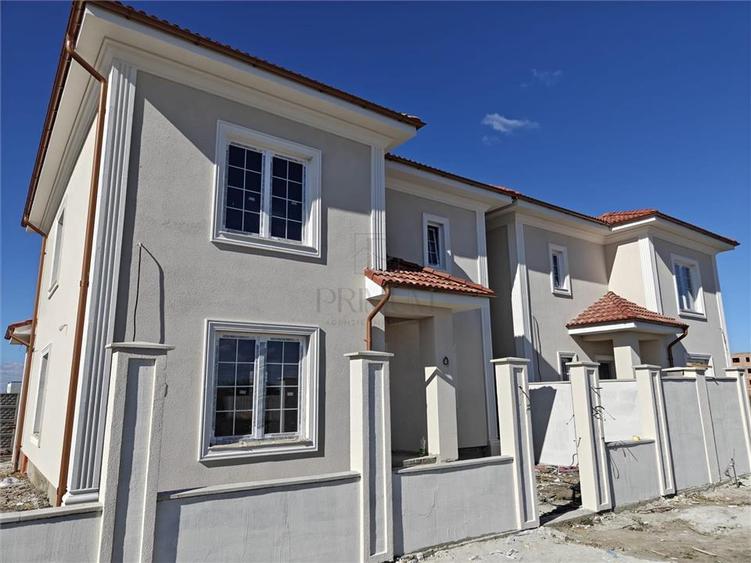 Duplex cu 4 camere cu Canalizare în Moșnița Nouă