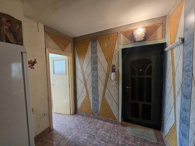 Apartament cu 2 camere semidecomandat în Independenței