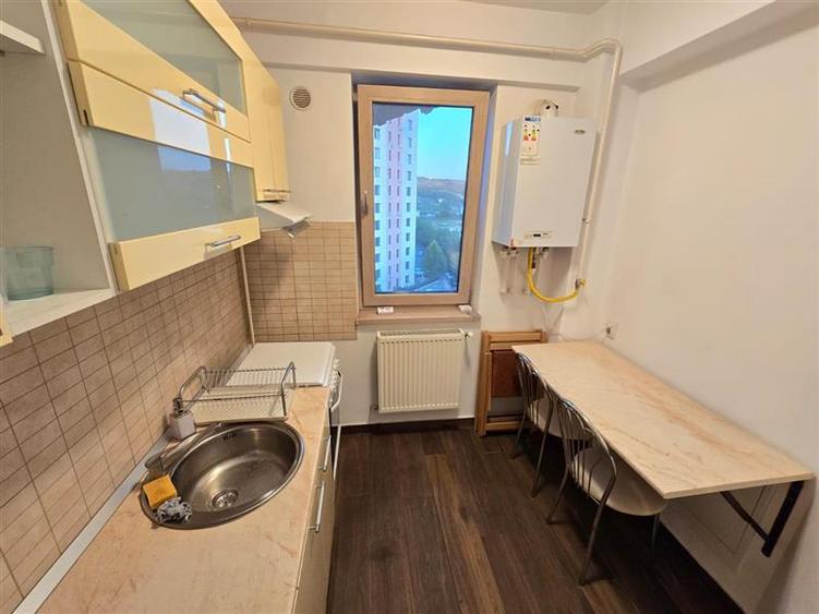 Apartament cu 3 camere decomandat, mobilat în Lunca Cetățuii