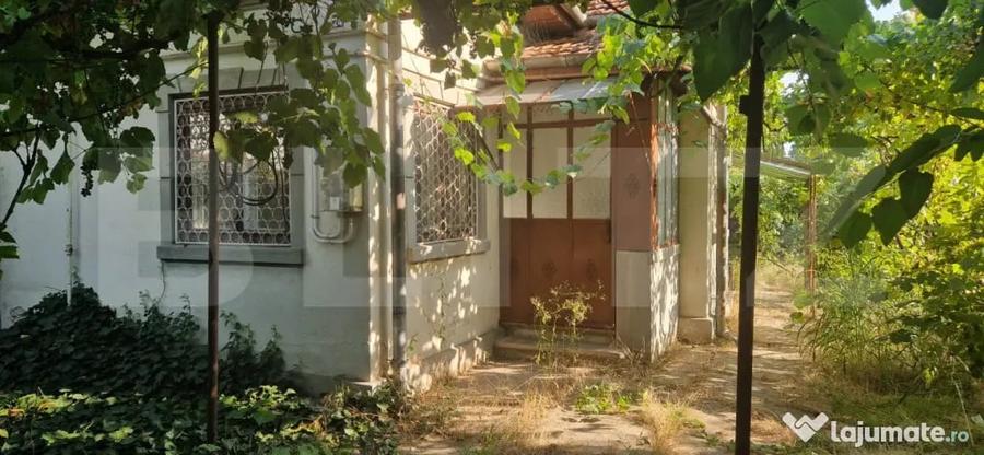 Casă cu 3 camere cu Teren 444 Mp în Central