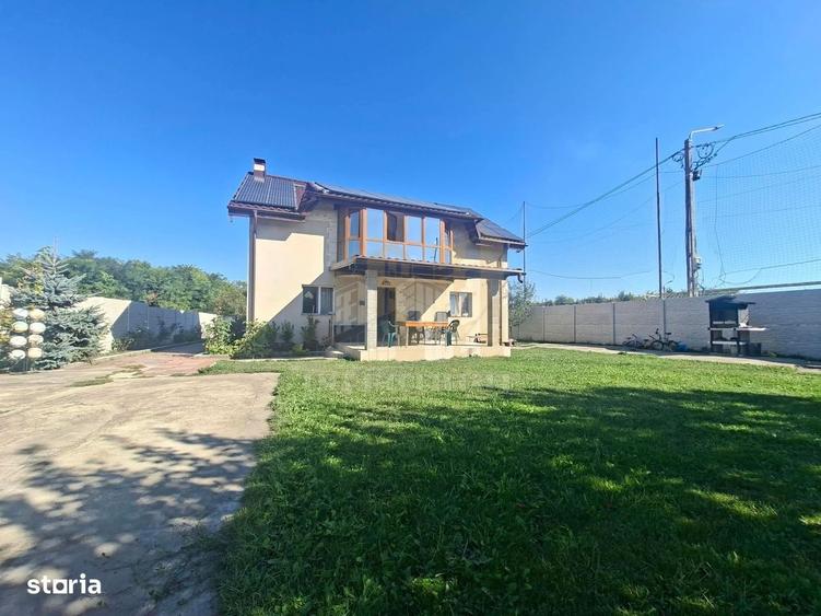 Casă cu 4 camere decomandat cu Teren 1000 Mp în Hărman
