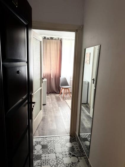 Garsonieră decomandată, mobilată în Gara de Nord