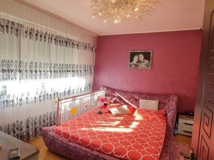 Casă individuală cu 4 camere cu Canalizare în Siderurgiștilor