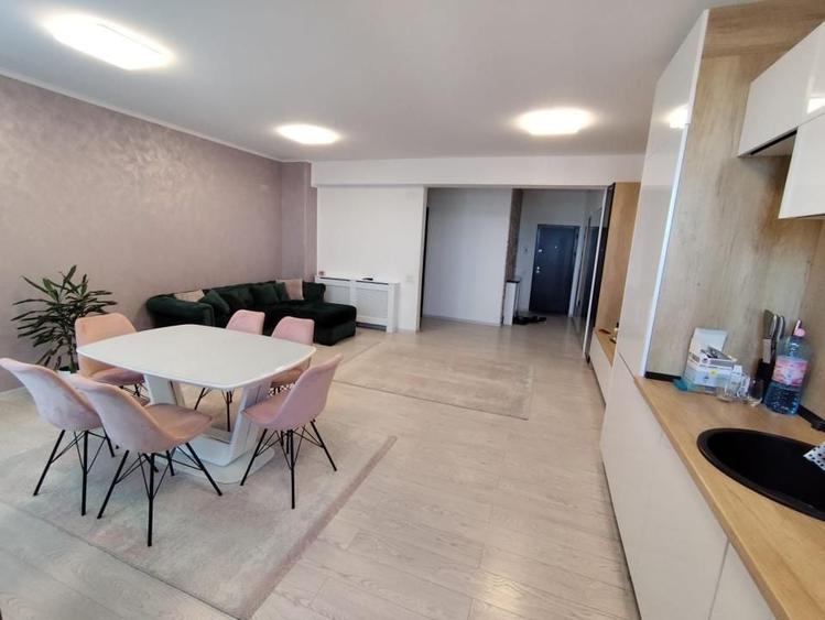 Apartament cu 3 camere decomandat, mobilat în Albert