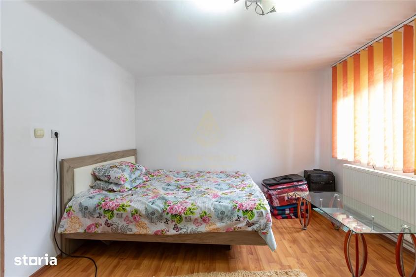 Casă cu 7 camere cu Teren 1500 Mp în Blăgești