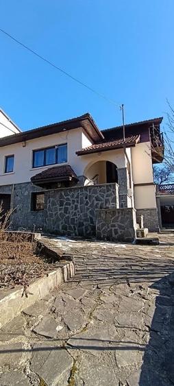Casă cu 5 camere cu Teren 700 Mp în Zamora