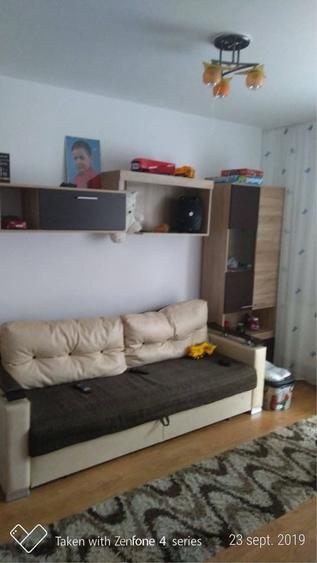 Apartament cu 2 camere decomandat în Florești