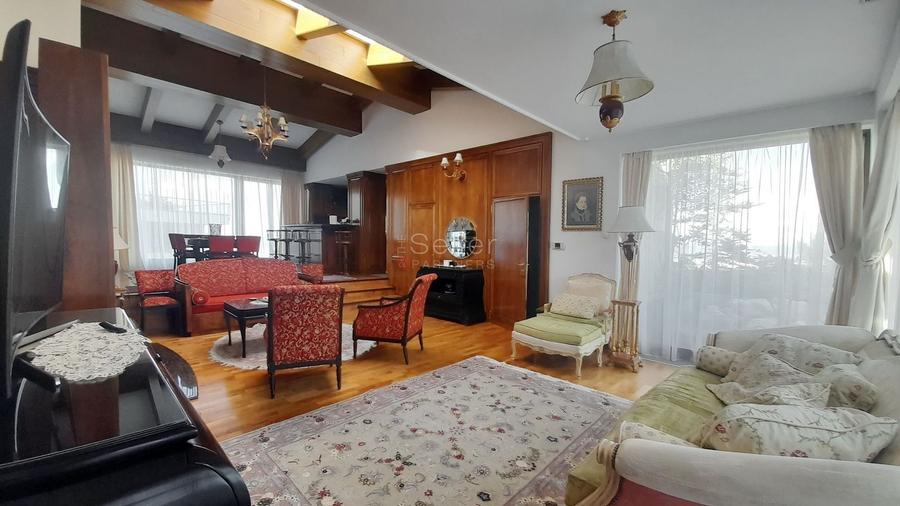 Apartament cu 4 camere decomandat, mobilat în Drumul Poienii