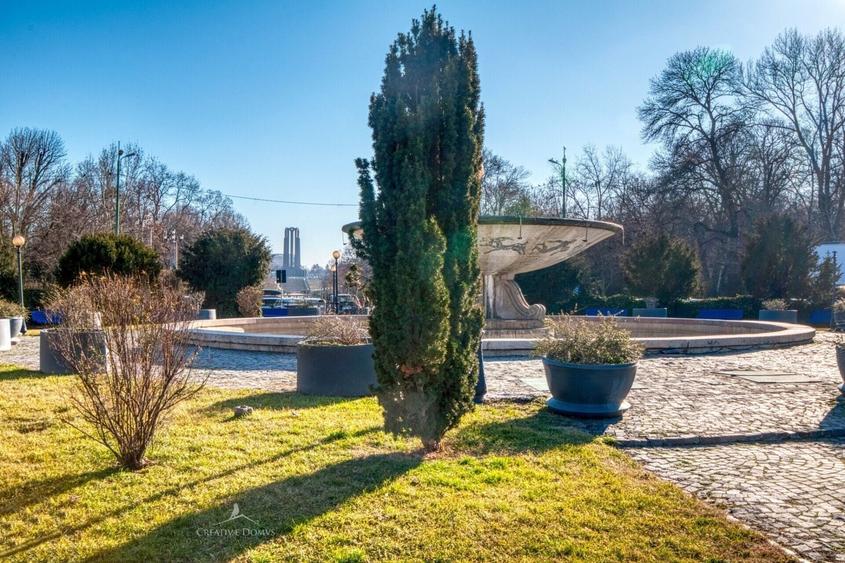 Casă individuală cu 9 camere cu Teren 150 Mp în Parcul Carol