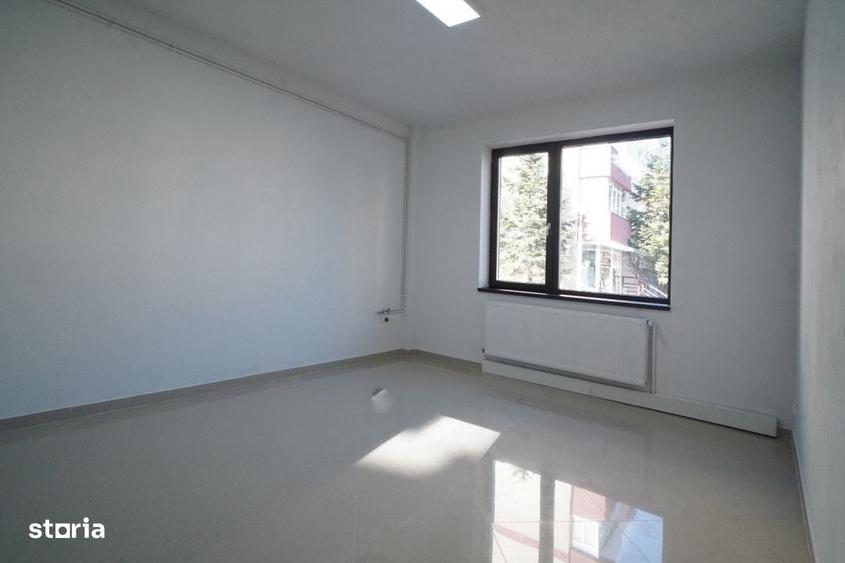 Spațiu comercial, de 120 mp, în Eremia