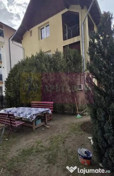 Casă cu 8 camere cu Teren 400 Mp în Zamora
