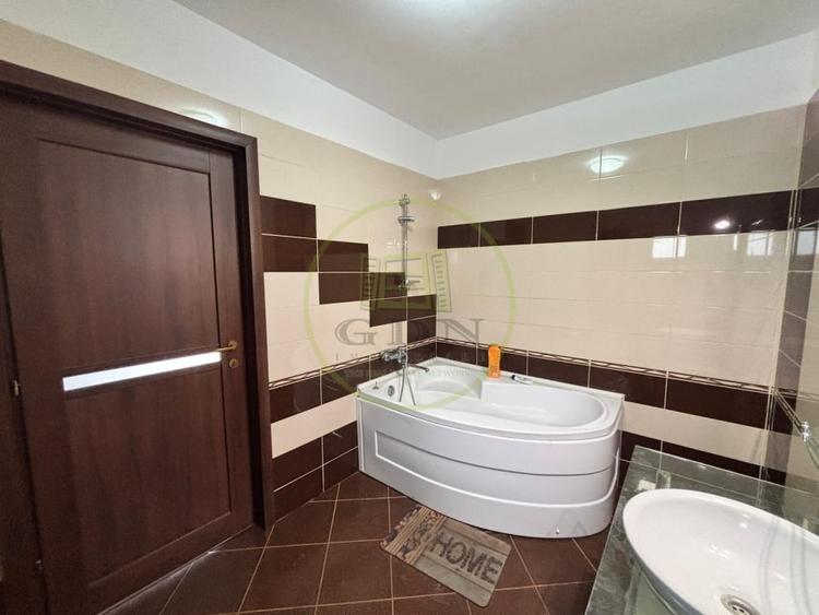 Casă individuală cu 5 camere cu Canalizare în Exterior Nord