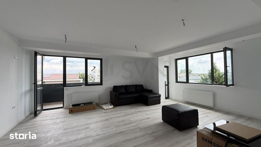Apartament cu 3 camere semidecomandat în Odăile
