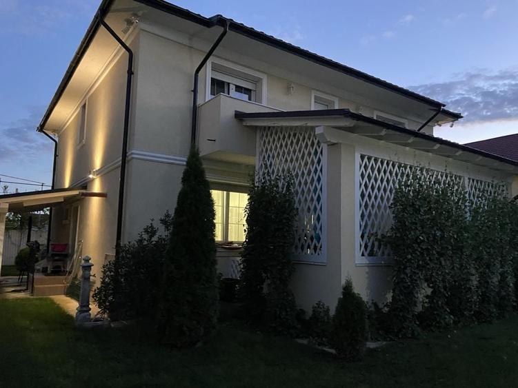 Casă cu 4 camere în Valea Adâncă