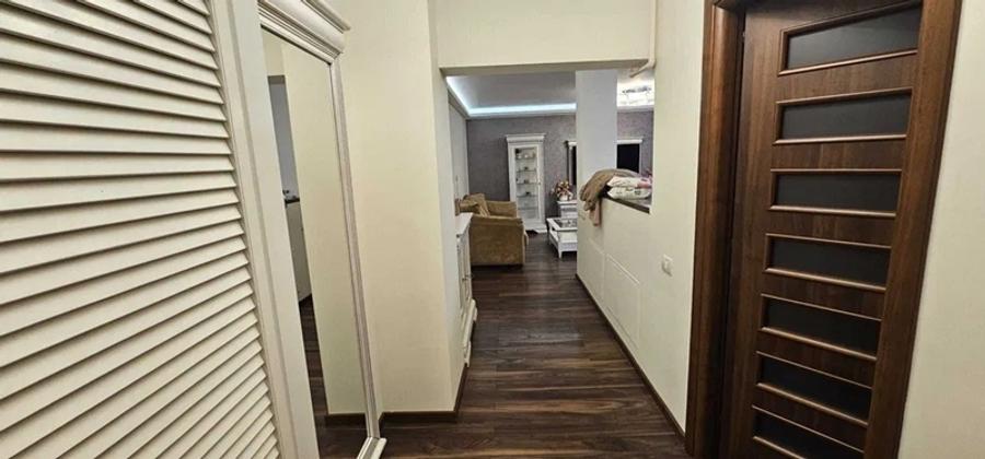 Apartament cu 4 camere decomandat, mobilat în Tomis II