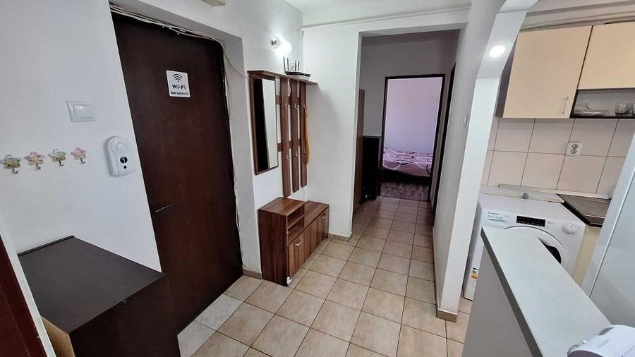 Apartament cu 2 camere decomandat în Calea București