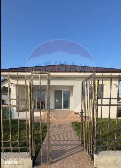 Casă cu 3 camere cu Teren 245 Mp în Valu lui Traian