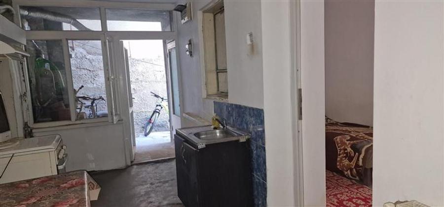 Duplex cu 2 camere cu Canalizare în Central