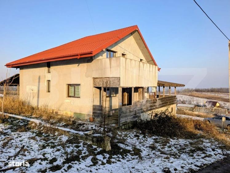 Casă cu 4 camere în Chicerea