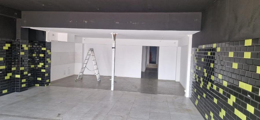 Spațiu comercial, de 150 mp, în Central