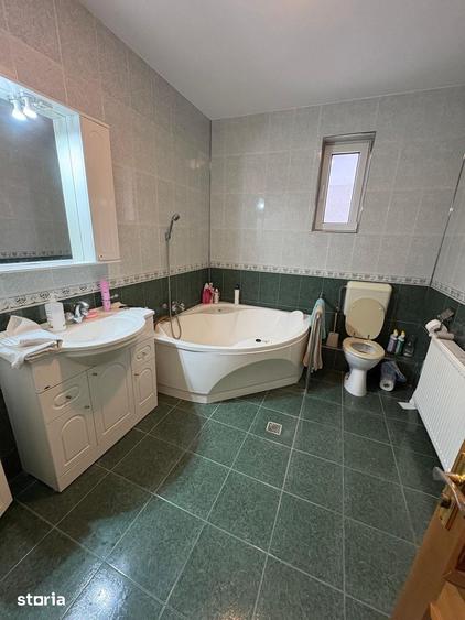 Casă cu 4 camere cu Teren 500 Mp în Bunloc