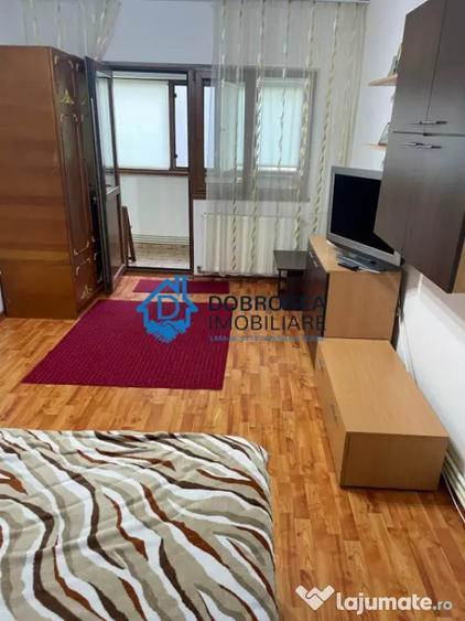Garsonieră decomandată, mobilată în Păcii