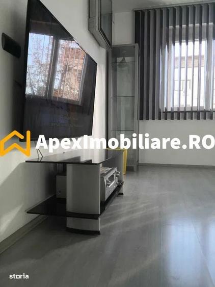 Apartament cu 3 camere decomandat în Gara de Nord