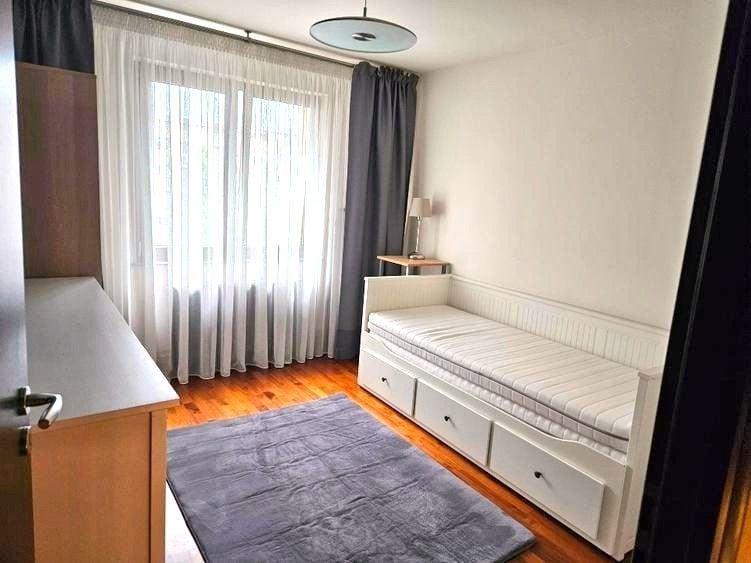 Apartament cu 3 camere decomandat în Dristor