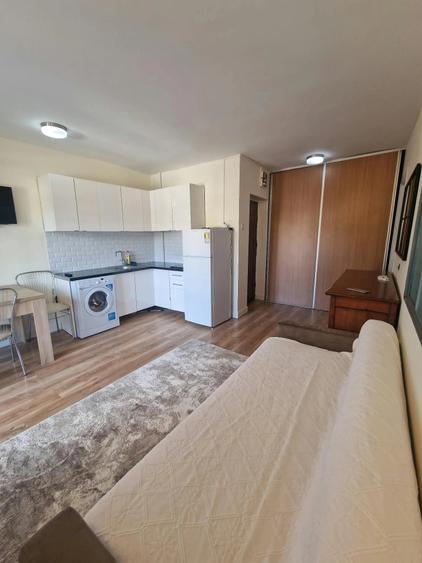 Garsonieră decomandată în Gară