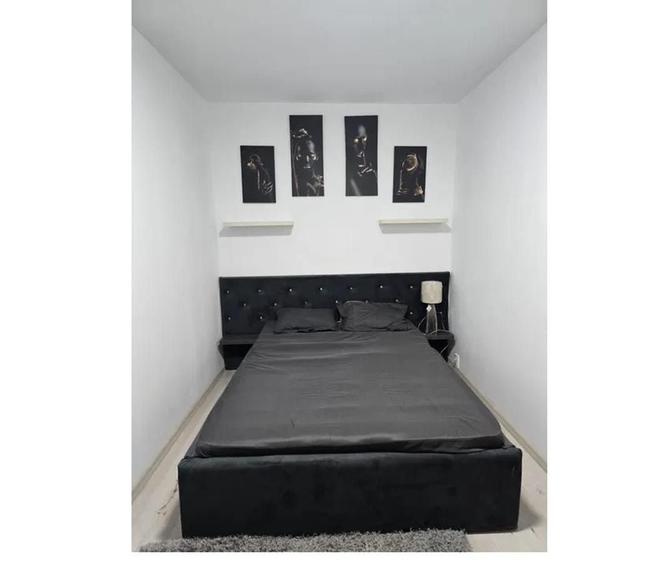 Apartament cu 3 camere semidecomandat, mobilat în Sat Vacanță