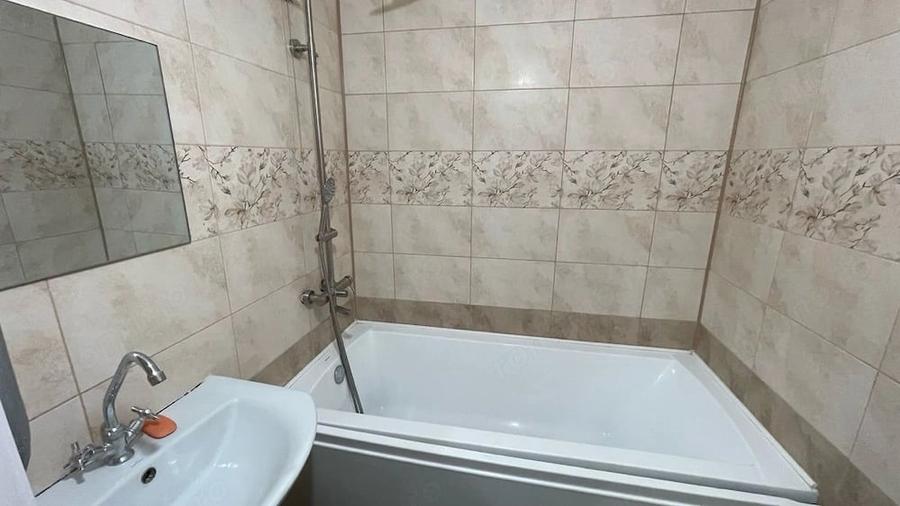 Apartament cu 3 camere decomandat în Militari
