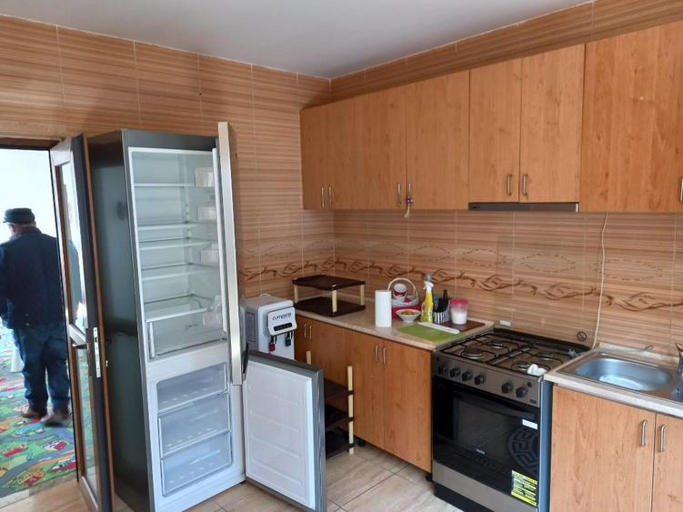 Casă cu 5 camere cu Teren 400 Mp în Mihai Bravu