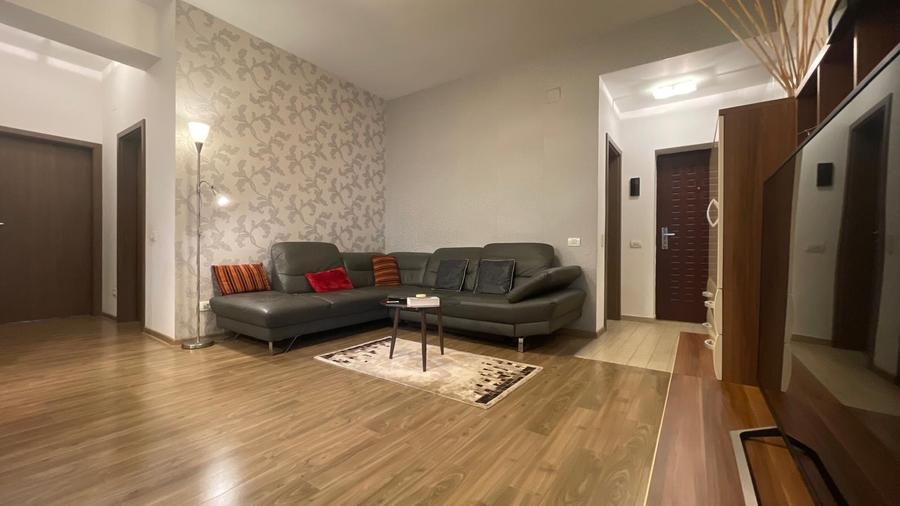 Inchiriere 3 camere - Decebal - bloc boutique - 1