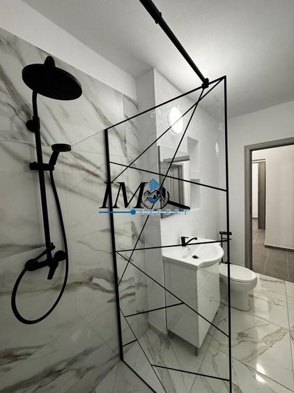 Apartament cu 3 camere decomandat în Exterior Vest