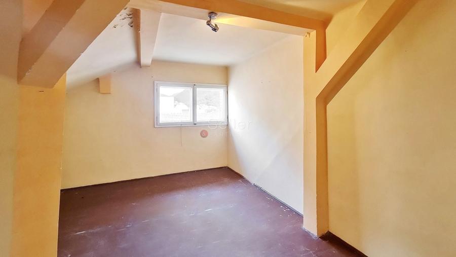 Apartament cu 4 camere decomandat în Blumăna