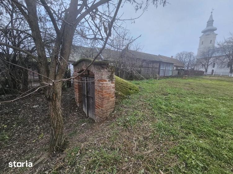 Casă cu 3 camere cu Teren 500 Mp în Roșiori