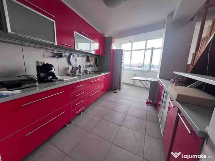 Apartament cu 3 camere decomandat în George Enescu