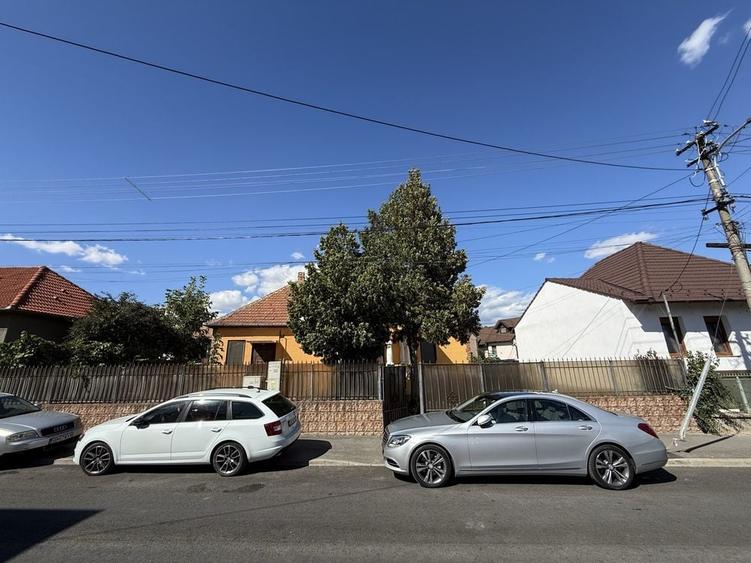 Casă cu 4 camere în Reșița