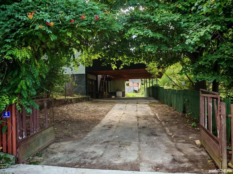 Casă cu Teren 1600 Mp în Central