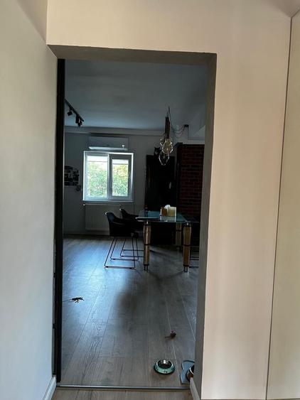 Apartament cu 3 camere decomandat, mobilat în Decebal