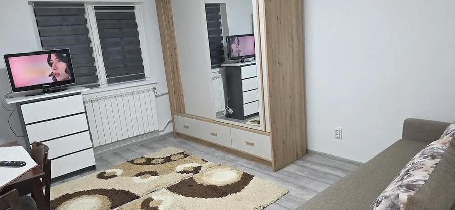 Garsonieră decomandată în Central